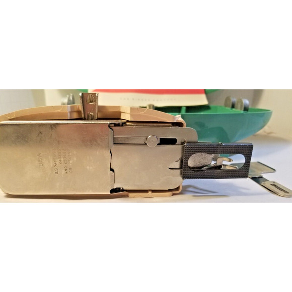 Vintage 60s Singer Buttonholer #2482607 With Attachments Green Retro Case - Picture 6 of 8